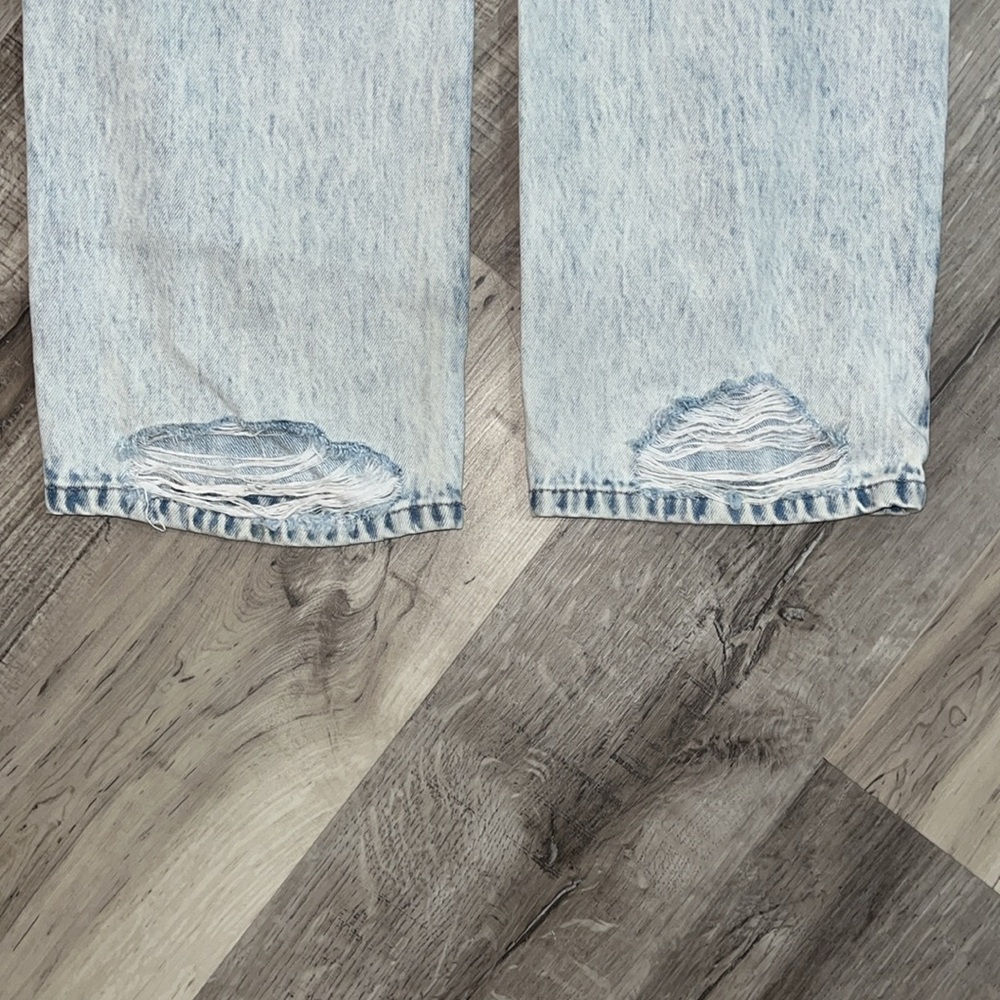 Distressed Jeans - Picture 5 of 9